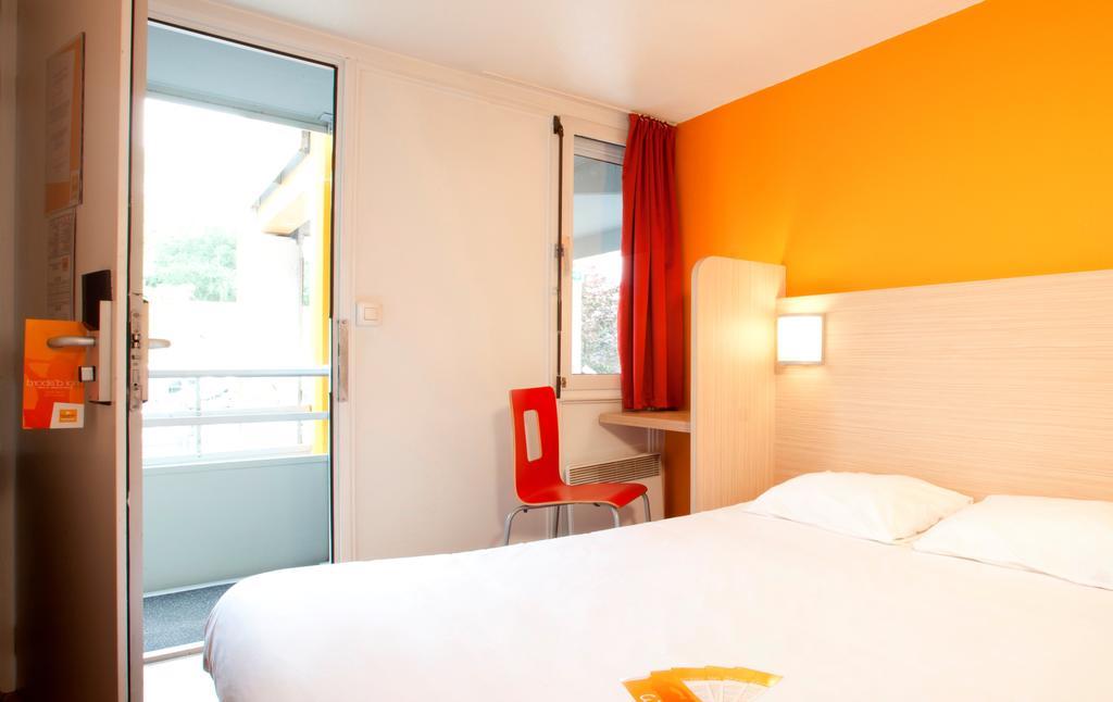 Premiere Classe Valenciennes Ouest Petite Foret Екстериор снимка