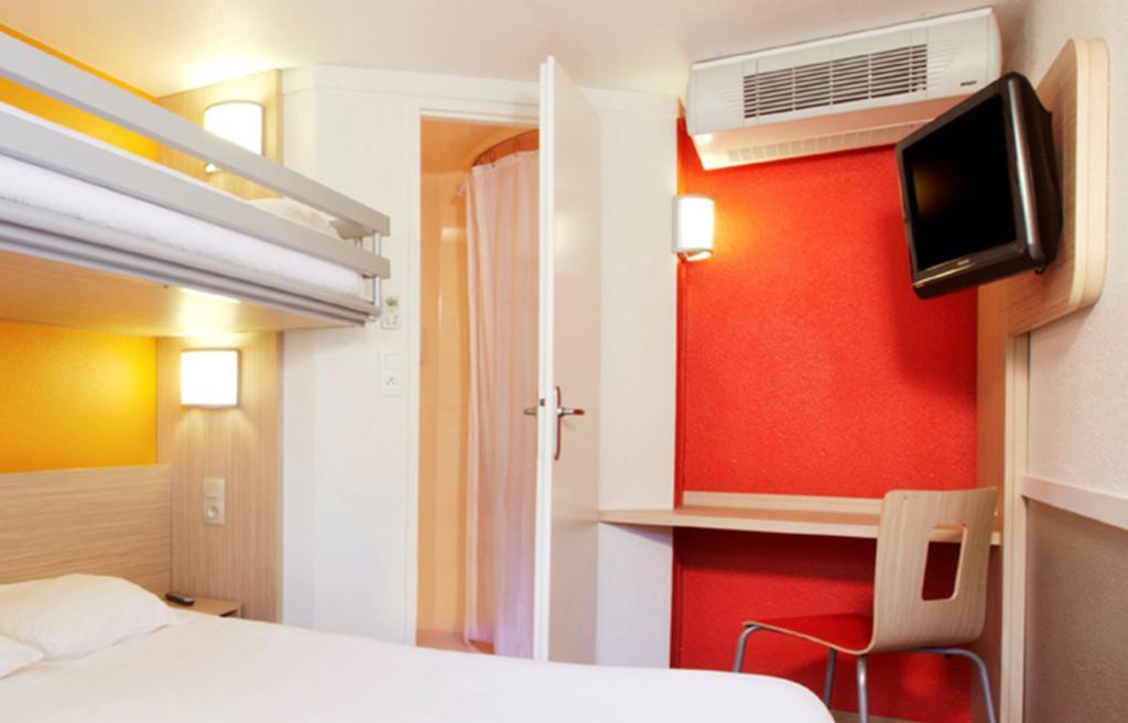 Premiere Classe Valenciennes Ouest Petite Foret Екстериор снимка