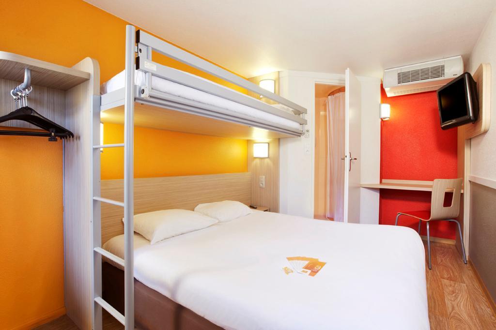 Premiere Classe Valenciennes Ouest Petite Foret Екстериор снимка