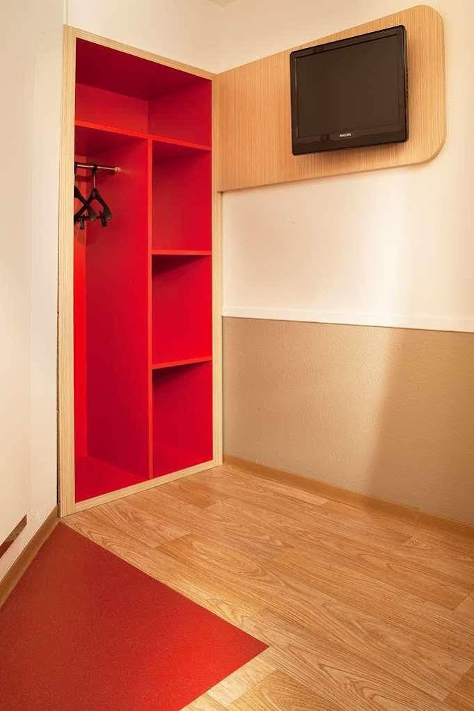 Premiere Classe Valenciennes Ouest Petite Foret Екстериор снимка