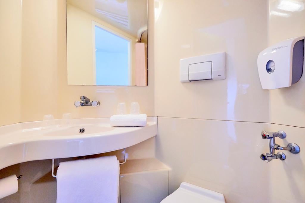 Premiere Classe Valenciennes Ouest Petite Foret Стая снимка