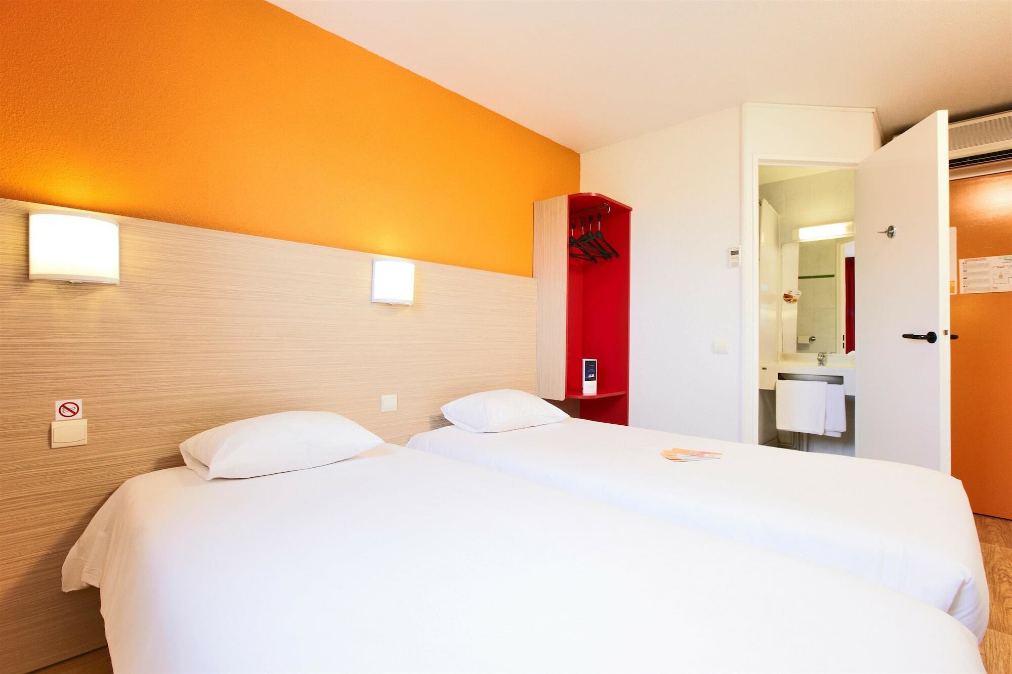 Premiere Classe Valenciennes Ouest Petite Foret Екстериор снимка