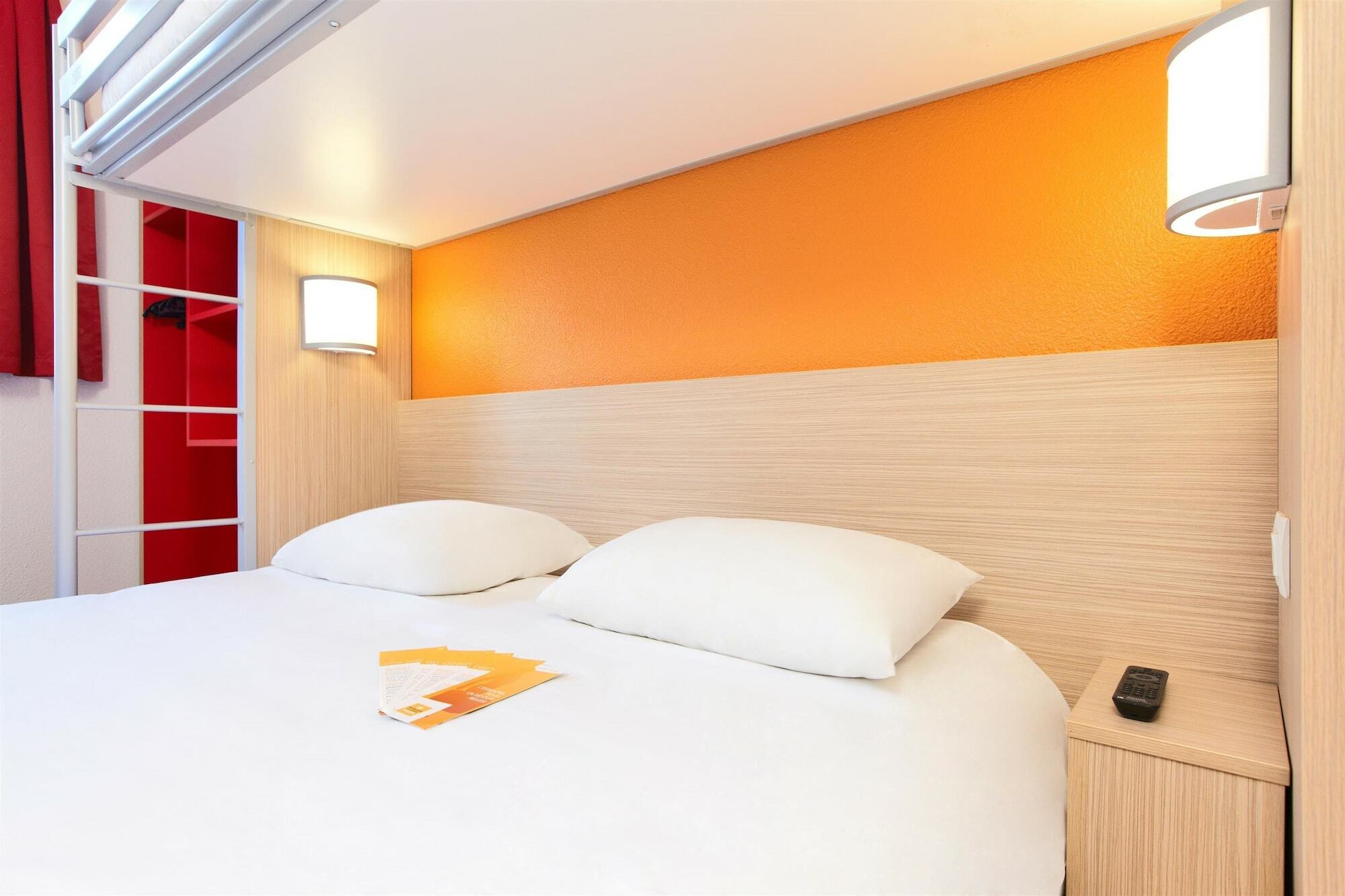 Premiere Classe Valenciennes Ouest Petite Foret Екстериор снимка