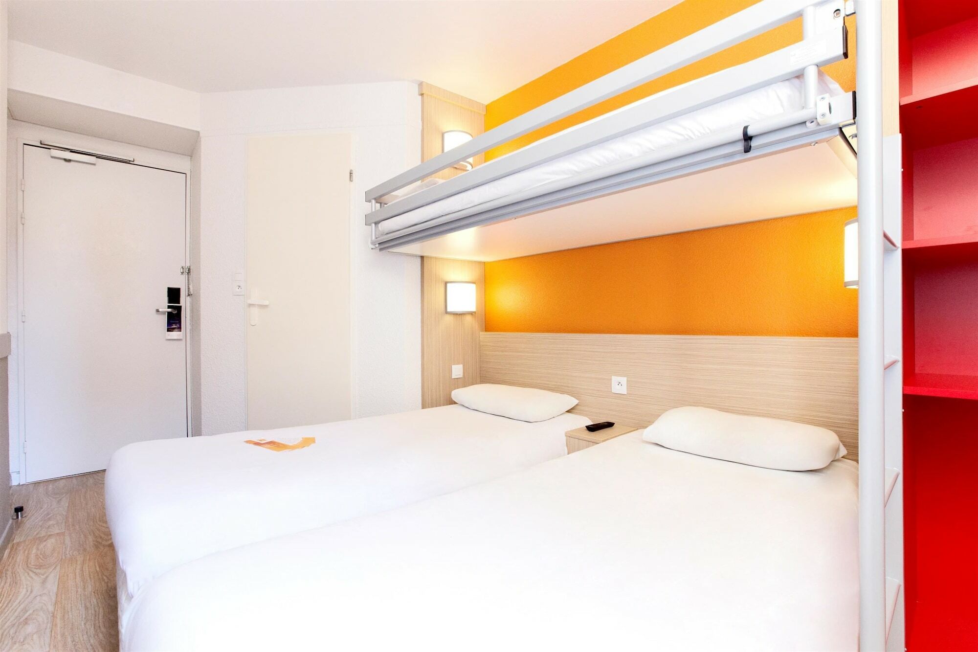 Premiere Classe Valenciennes Ouest Petite Foret Екстериор снимка